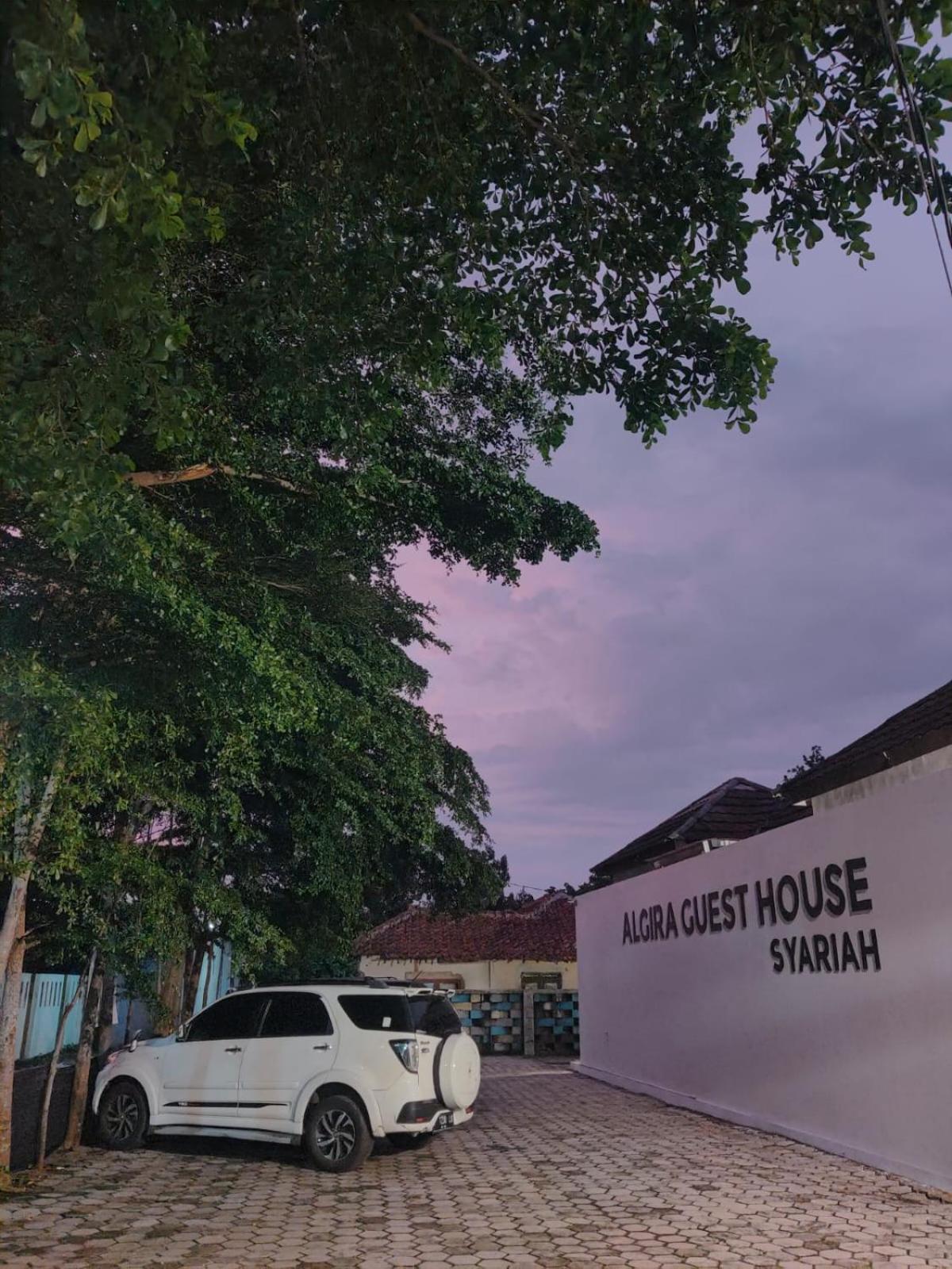 Algira Guest House Gunungbatu Syariah Cimanggu Dış mekan fotoğraf
